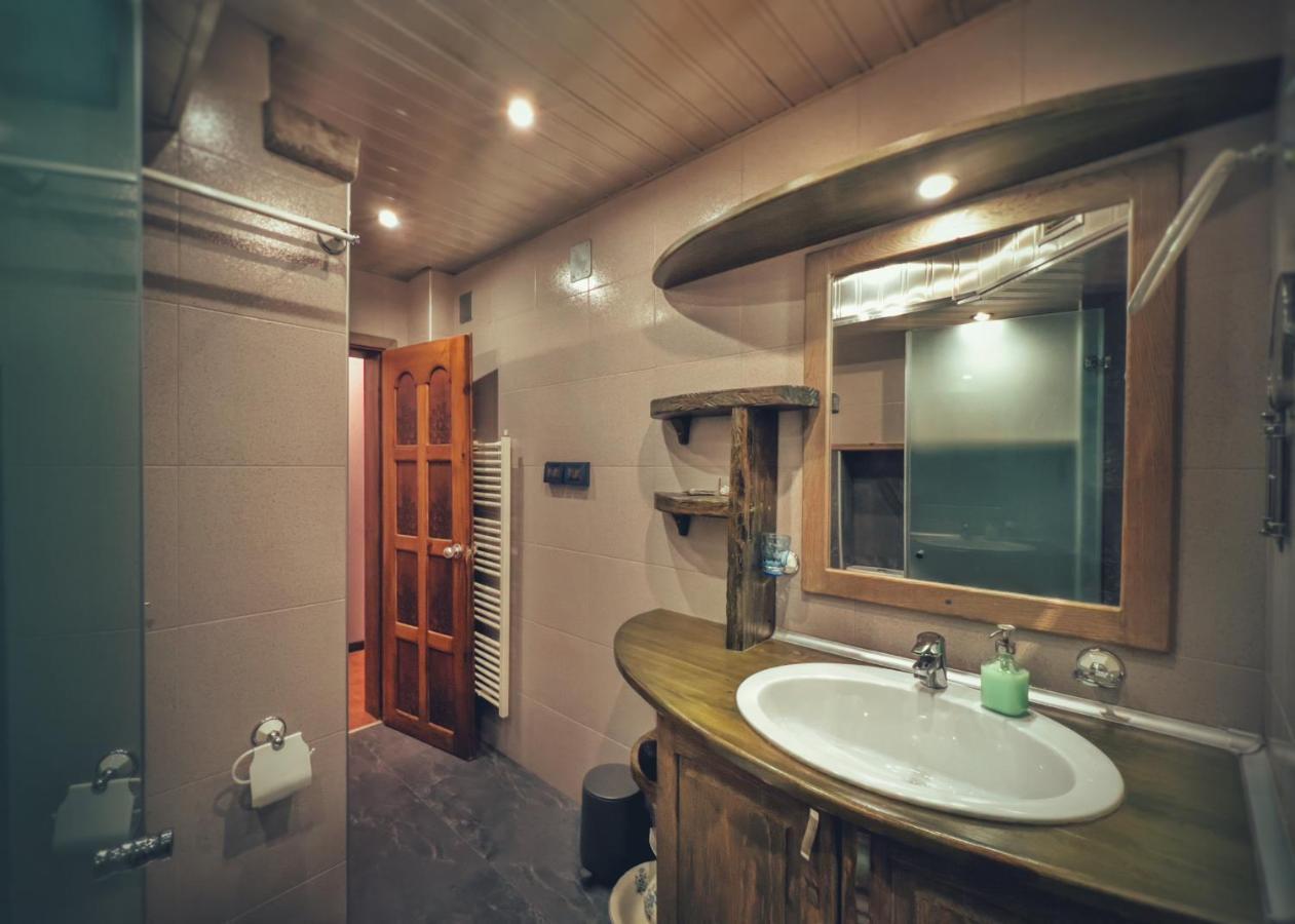 Тhe Bohemian Lodge-Entire House With Sauna Veliko Tarnovo Kültér fotó