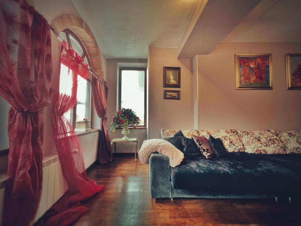 Тhe Bohemian Lodge-Entire House With Sauna Veliko Tarnovo Kültér fotó