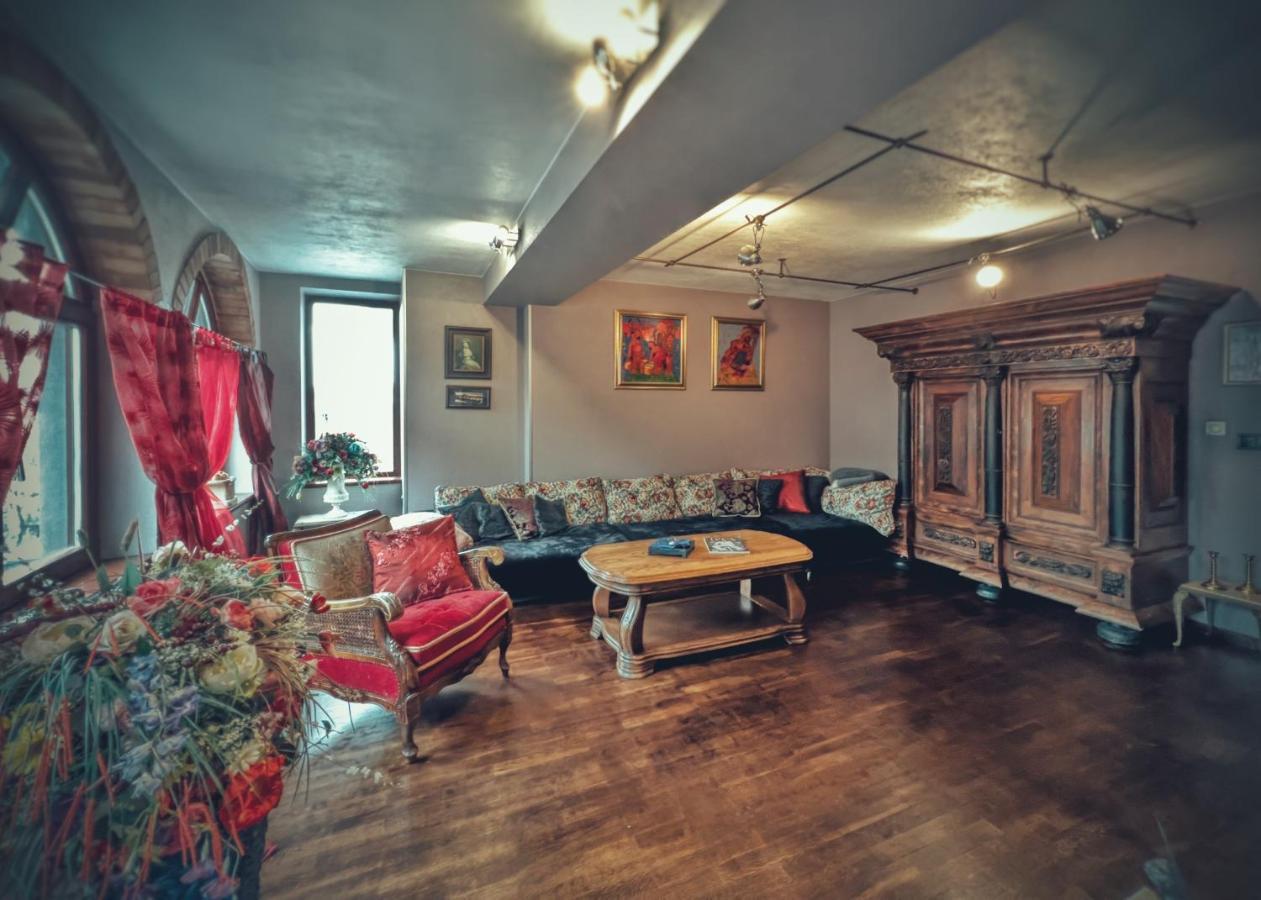 Тhe Bohemian Lodge-Entire House With Sauna Veliko Tarnovo Kültér fotó