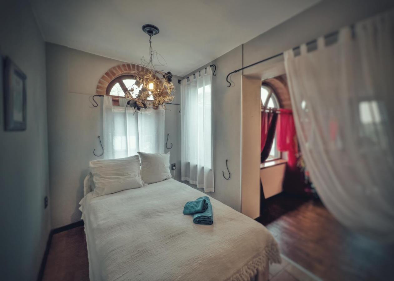 Тhe Bohemian Lodge-Entire House With Sauna Veliko Tarnovo Kültér fotó